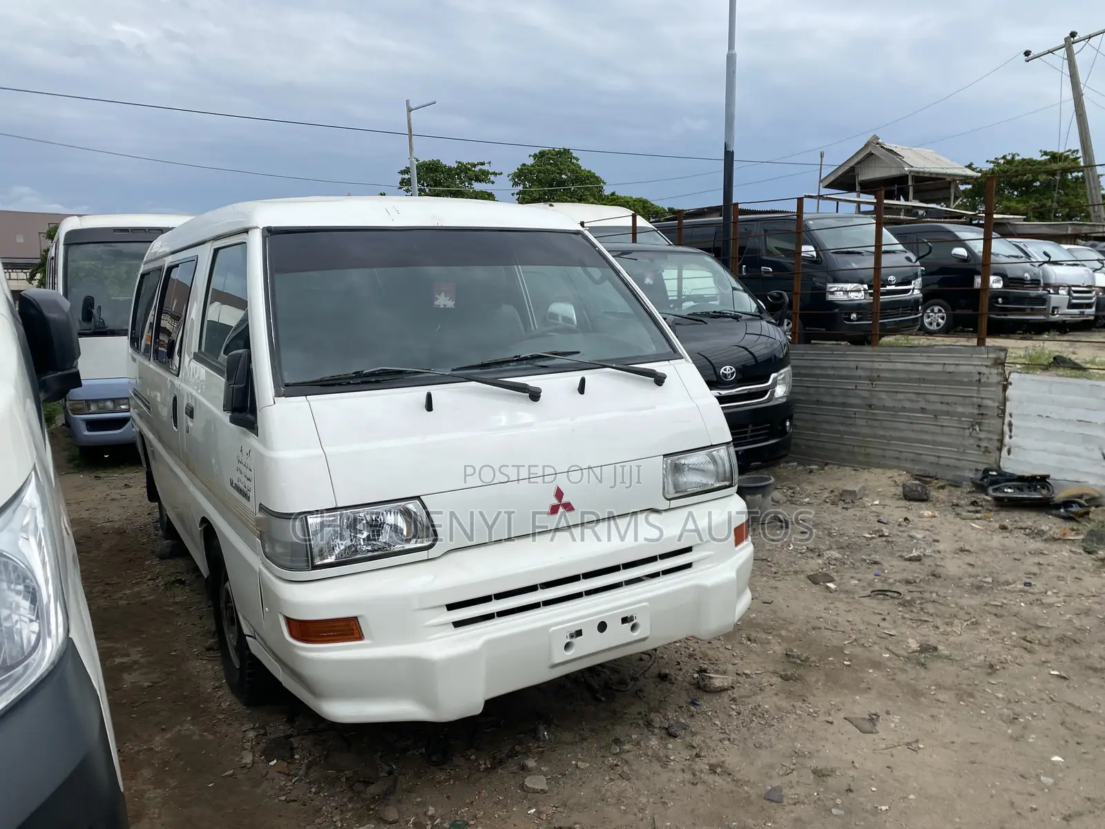 Mitsubishi L300 2013 White