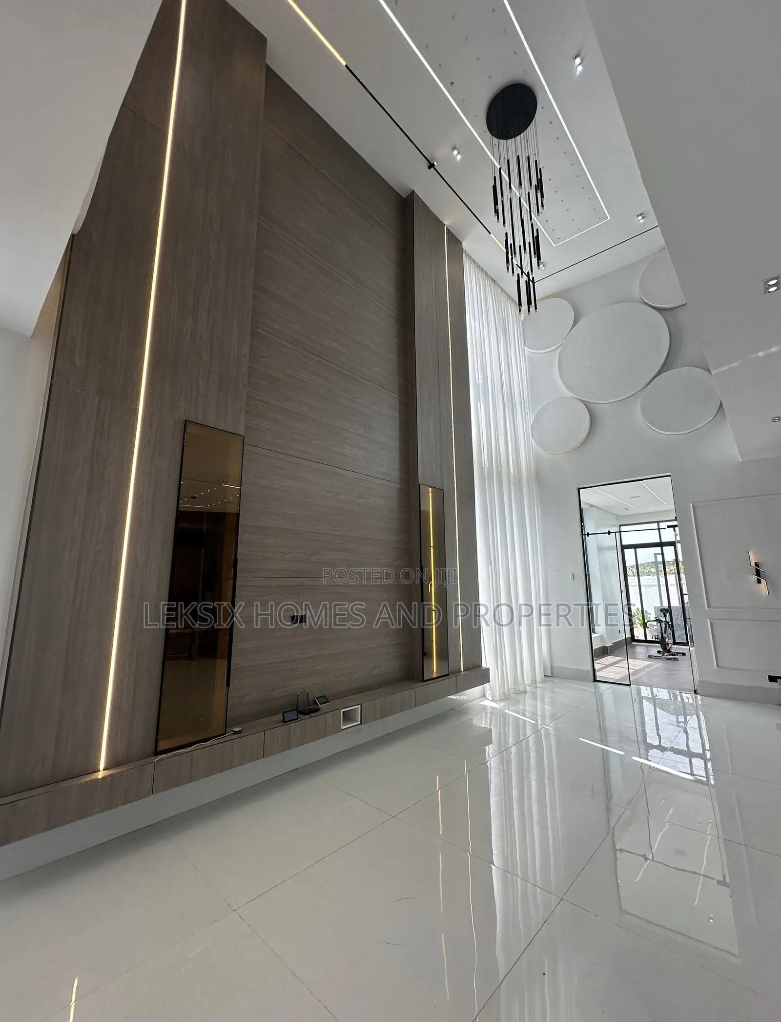 5bdrm Duplex in A Well Secured, Chevron for sale