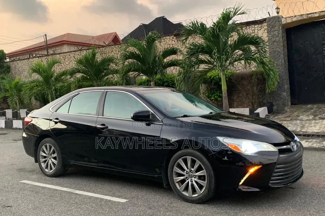 Toyota Camry XLE 4dr Sedan (2.5L 4cyl 6A) 2015 Black