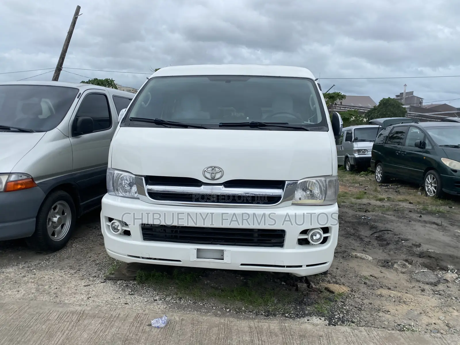 Toyota HiAce 2013 White