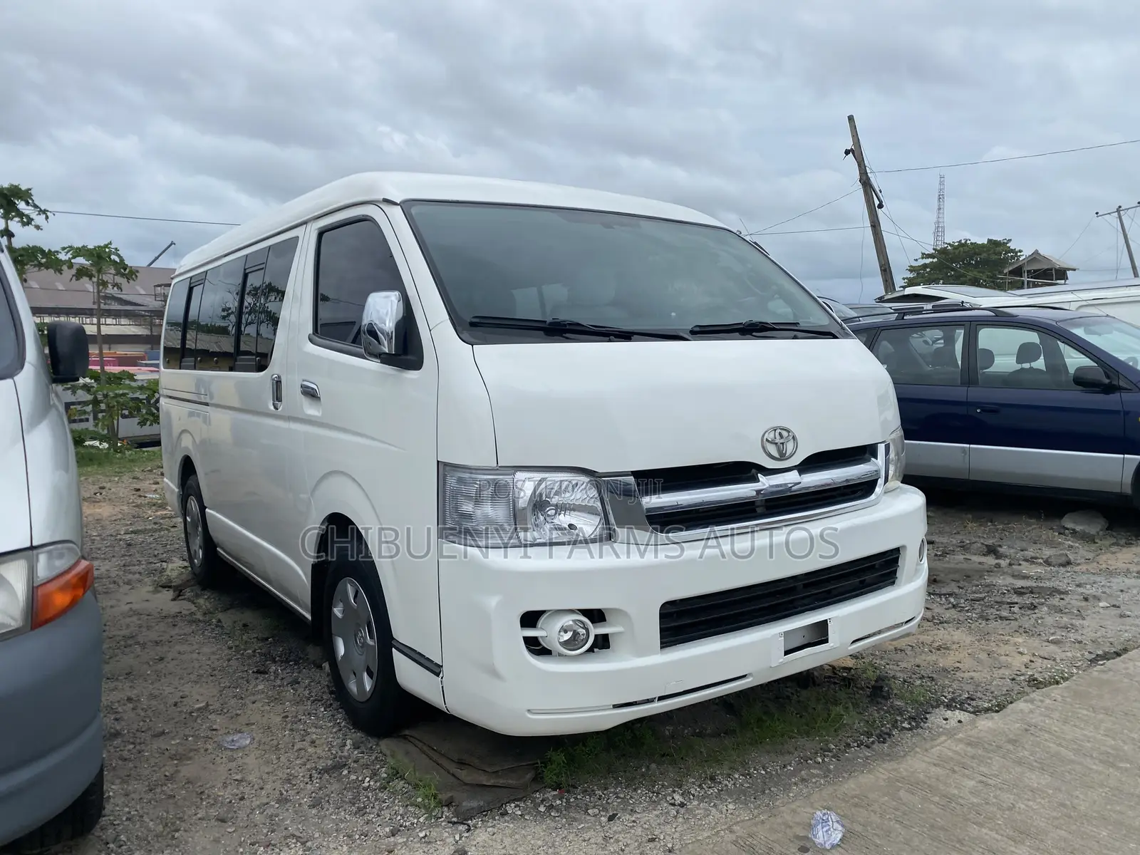Toyota HiAce 2013 White