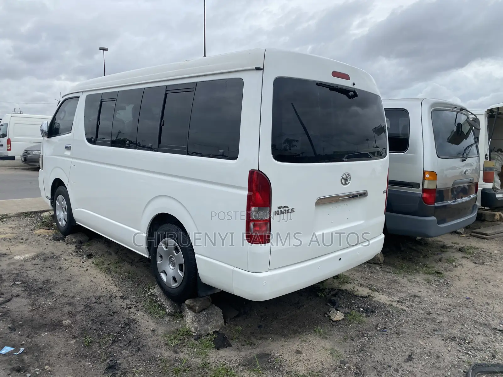 Toyota HiAce 2013 White