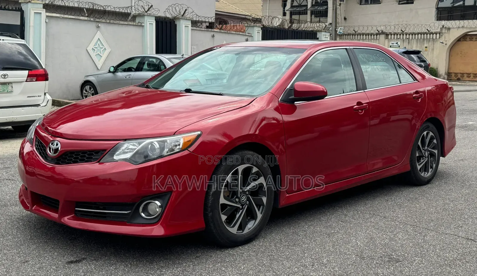 Toyota Camry SE 4dr Sedan (2.5L 4cyl 6A) 2013 Red