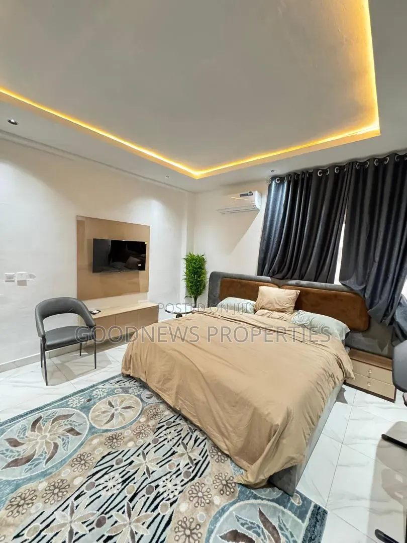 Luxury 2bedroom Shortlet Apartment in Prime Location at Ikota