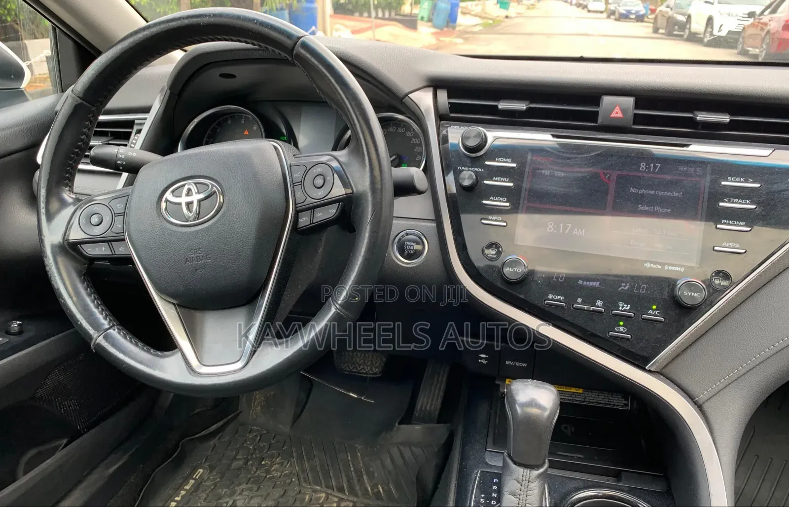 Toyota Camry SE FWD (2.5L 4cyl 8AM) 2018 White