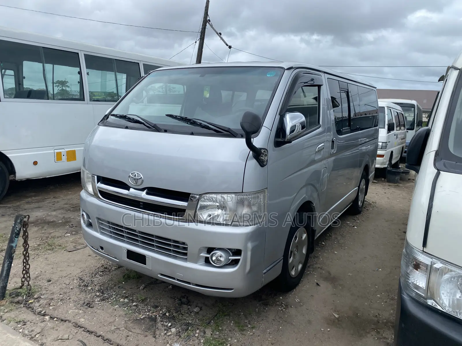 Toyota HiAce 2013 Silver