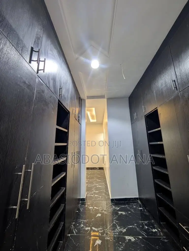 4bdrm Duplex in Ewethousing, Uyo for sale