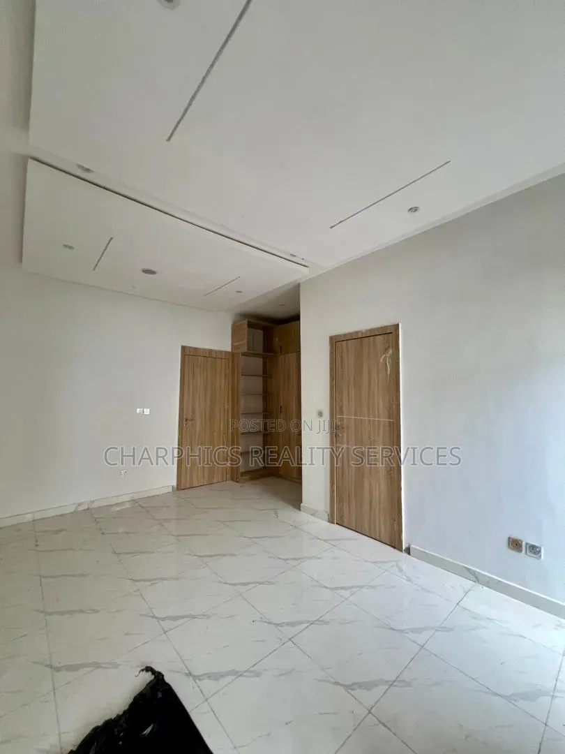 3bdrm Duplex in Off Lekki-Epe Expressway for sale