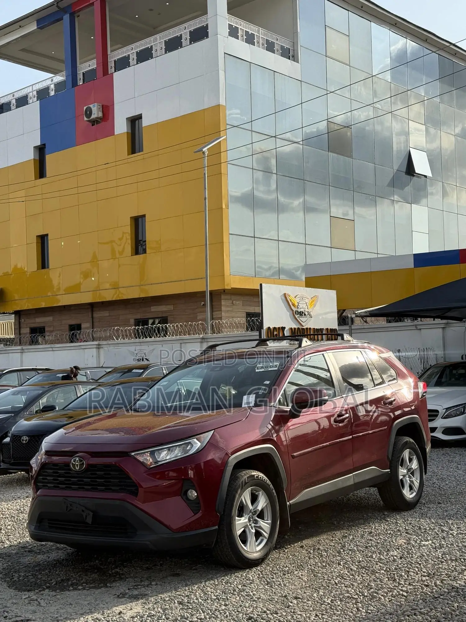 Toyota RAV4 XLE Premium AWD 2020 Red