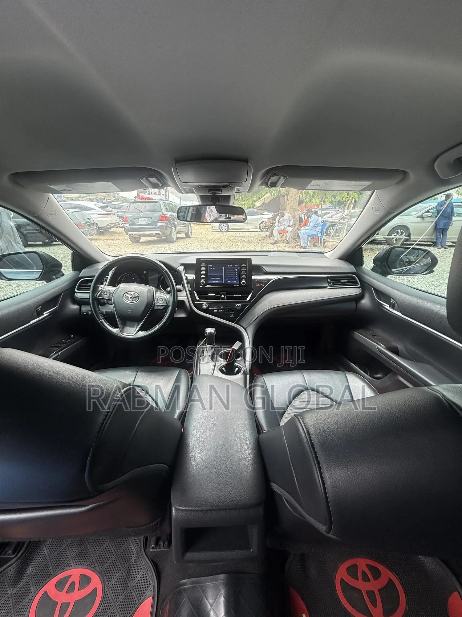 Toyota Camry SE 2021 Blue