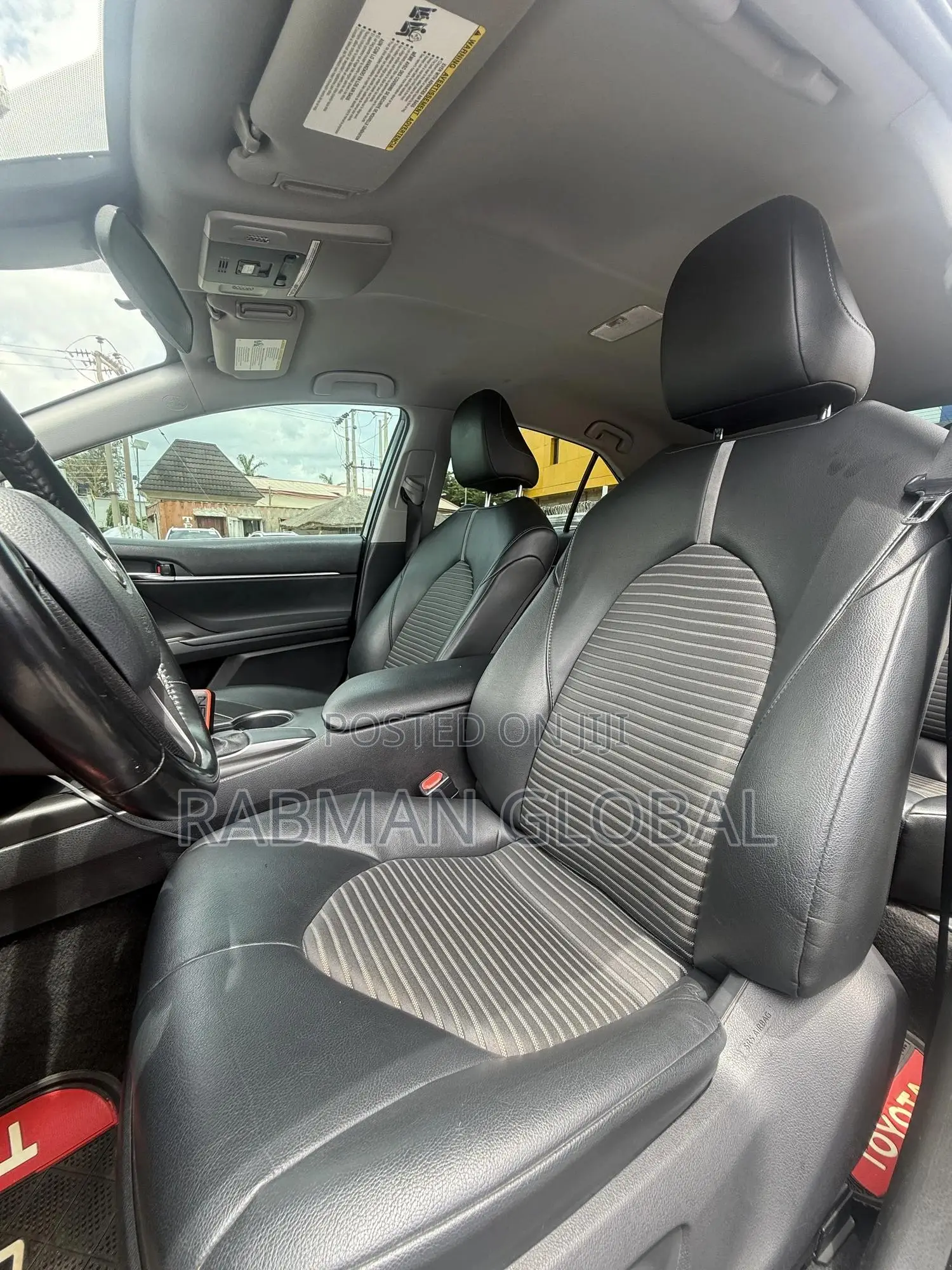 Toyota Camry SE 2021 Blue
