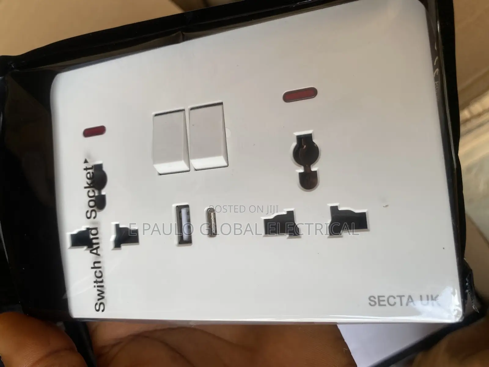Double Socket With Usb and Type C Chager