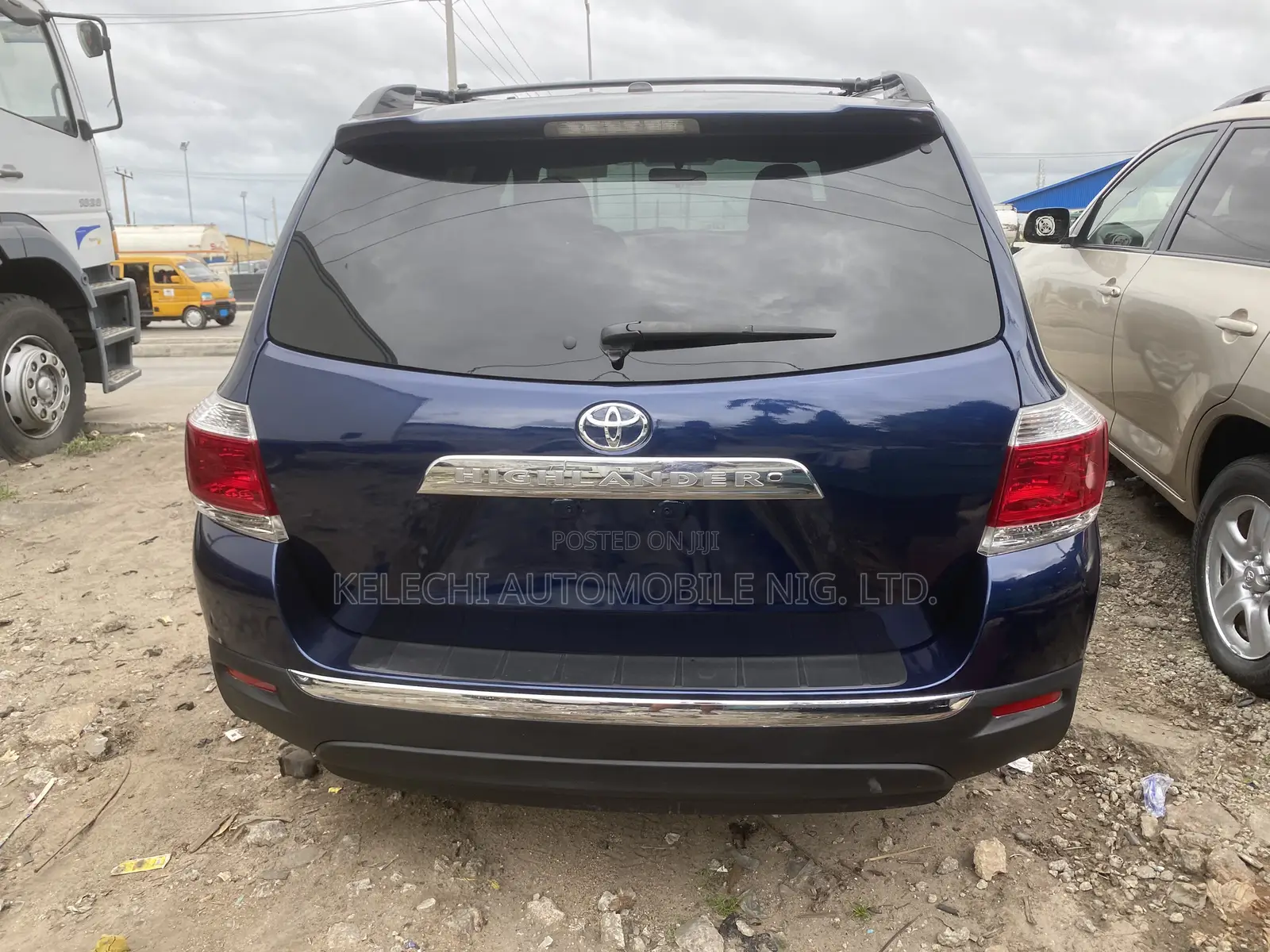 Toyota Highlander SE 2012 Blue