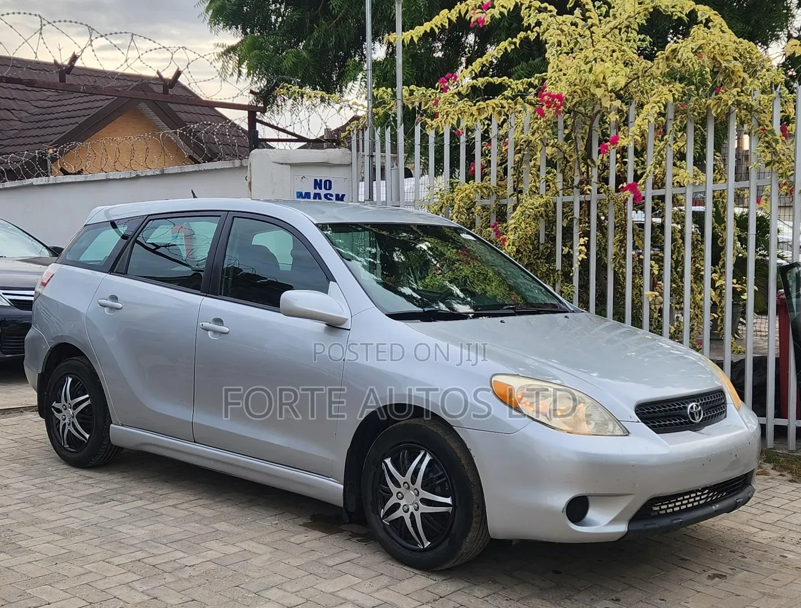 Toyota Matrix XR Hatchback AWD (1.8L 4cyl 4A) 2005 Silver