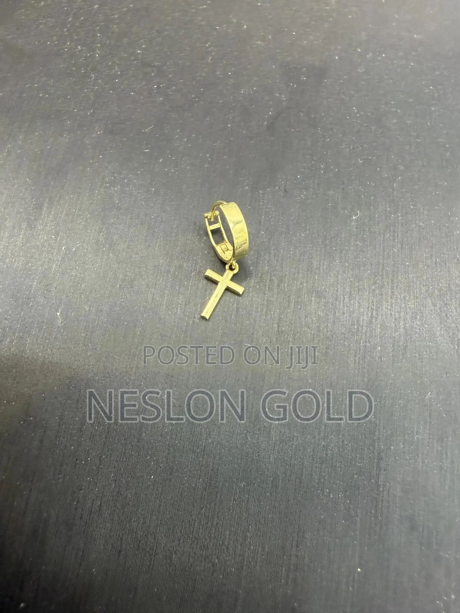 Pure Italy 750 Tested 18karat Gold Dangling Crucifix