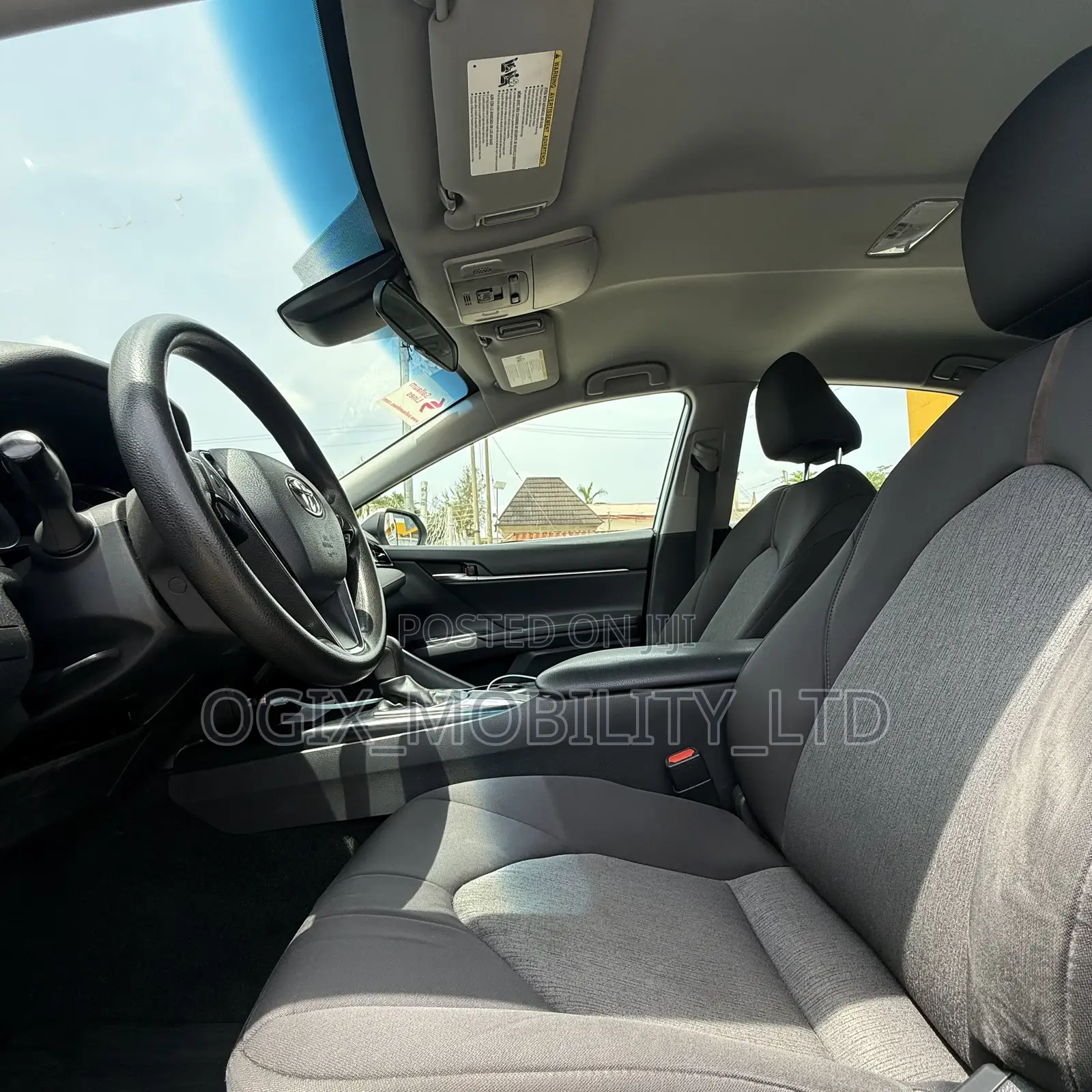 Toyota Camry 2019 Silver