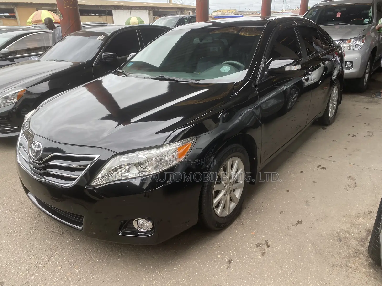 Toyota Camry XLE V6 4dr Sedan (3.5L 6cyl 6AM) 2010 Black