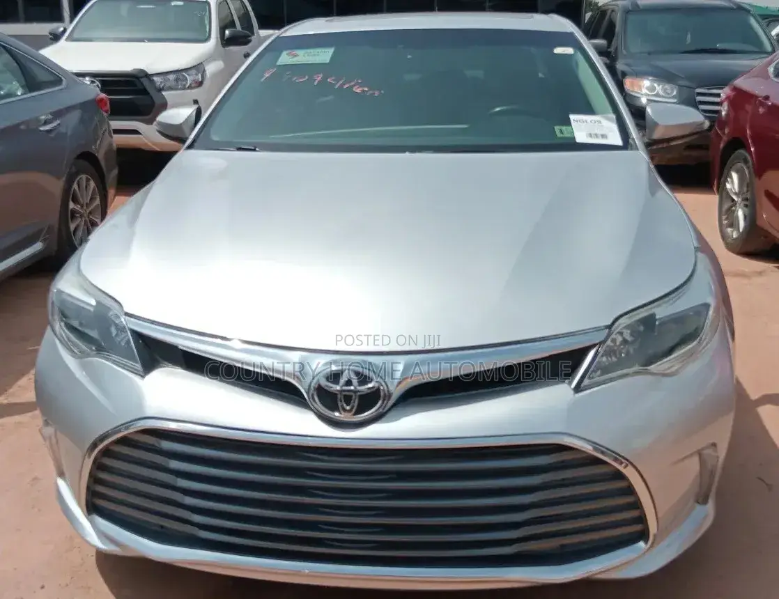 Toyota Avalon Limited 4dr Sedan (3.5L 6cyl 6A) 2014 Silver