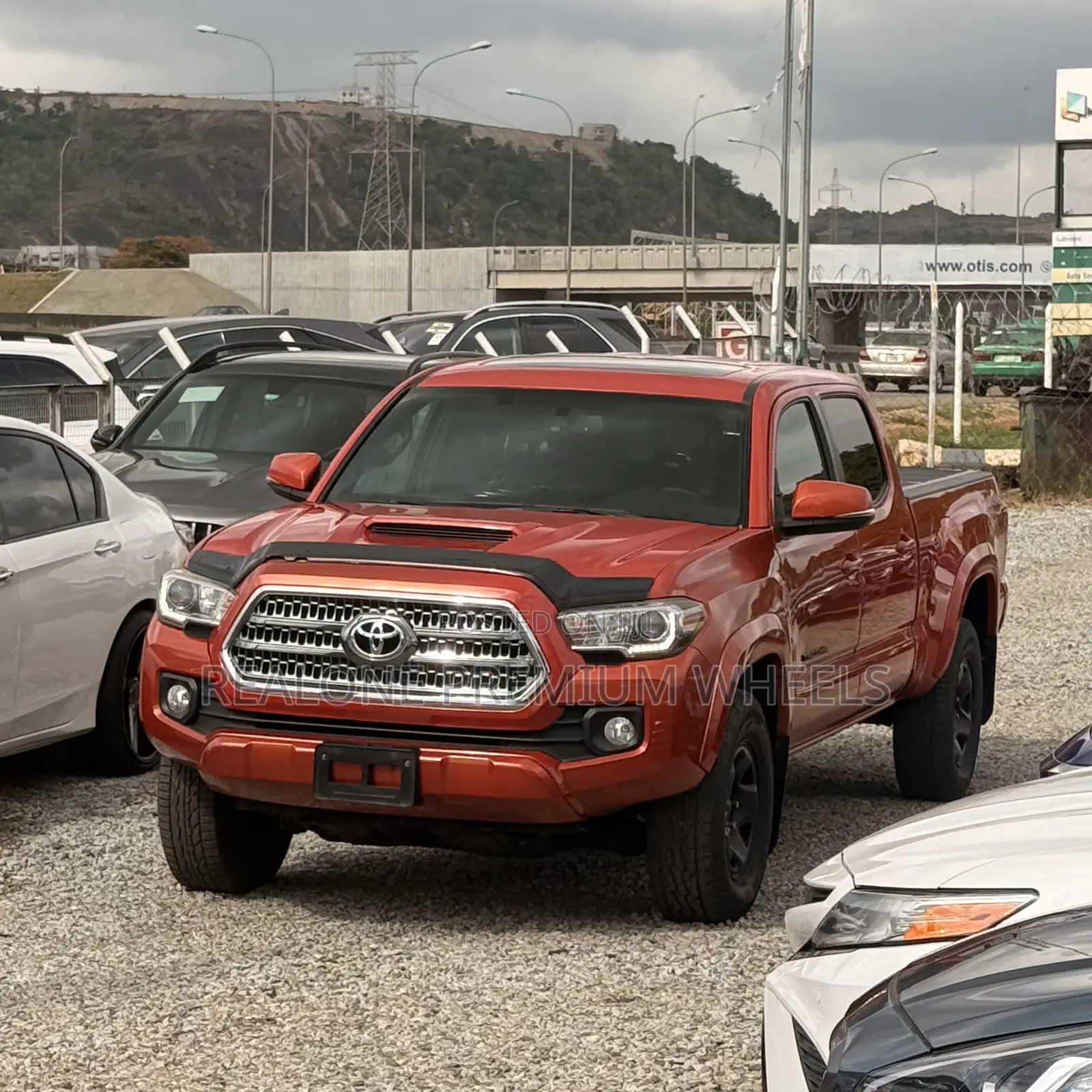 Toyota Tacoma 4dr Double Cab 2016 Orange