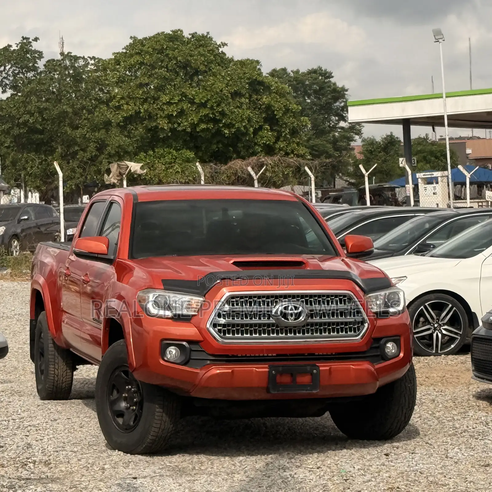 Toyota Tacoma 4dr Double Cab 2016 Orange