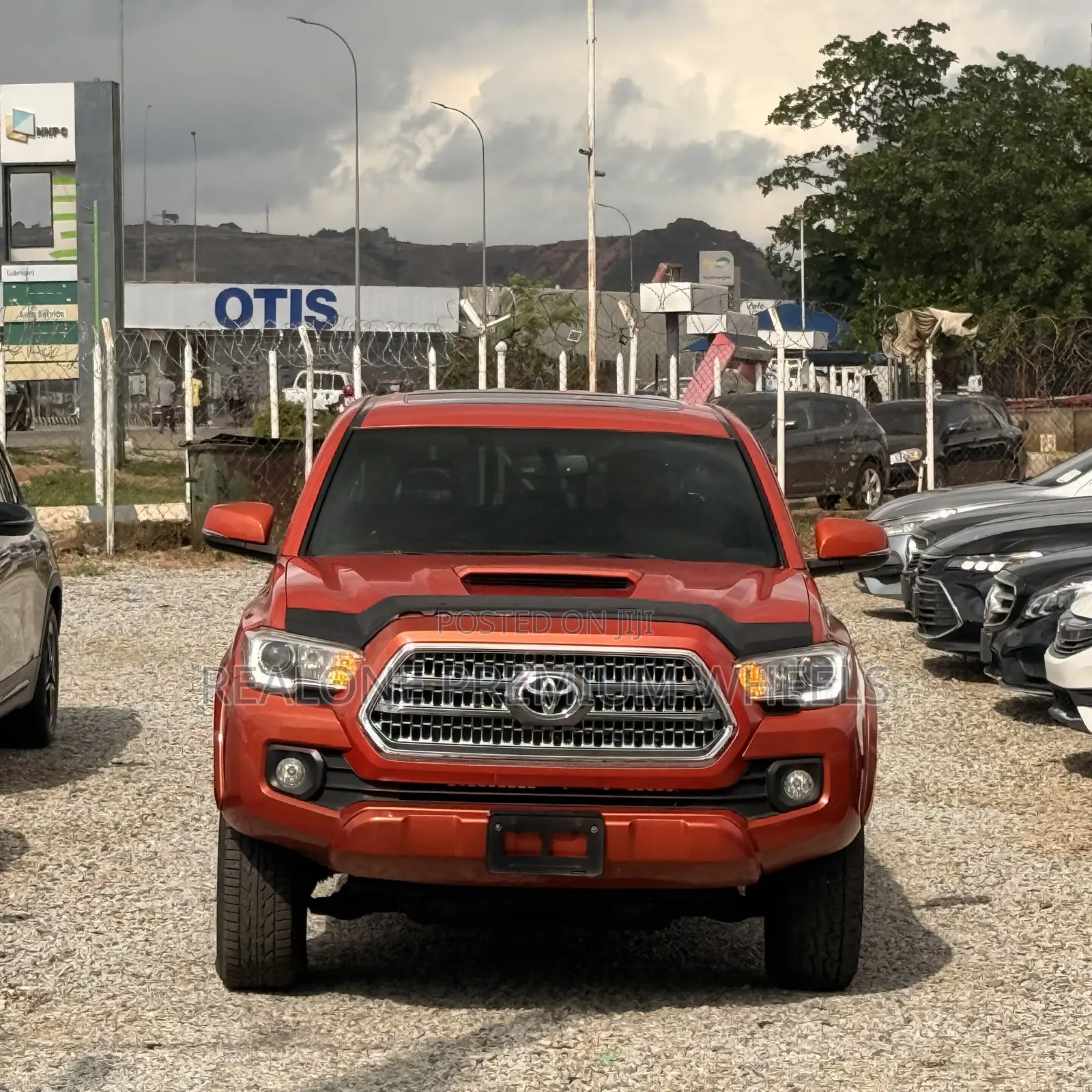 Toyota Tacoma 4dr Double Cab 2016 Orange