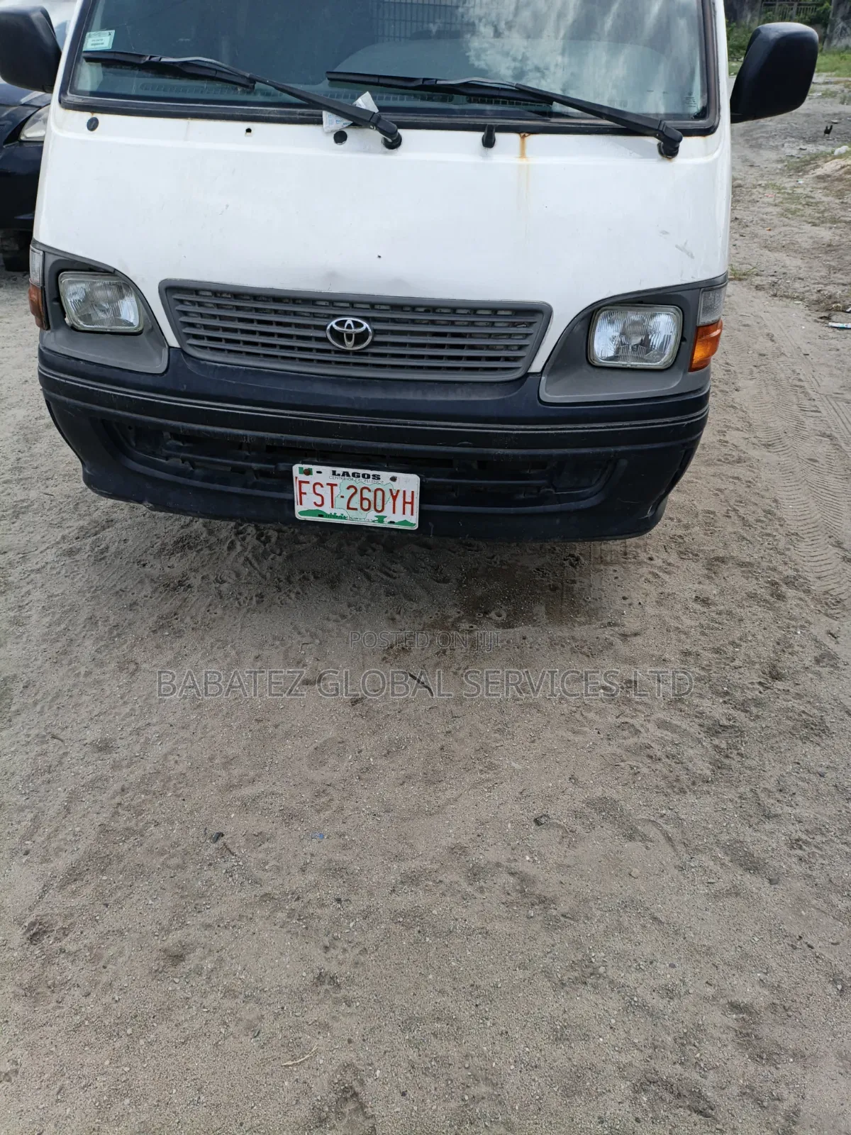 Toyota HiAce 2000 White
