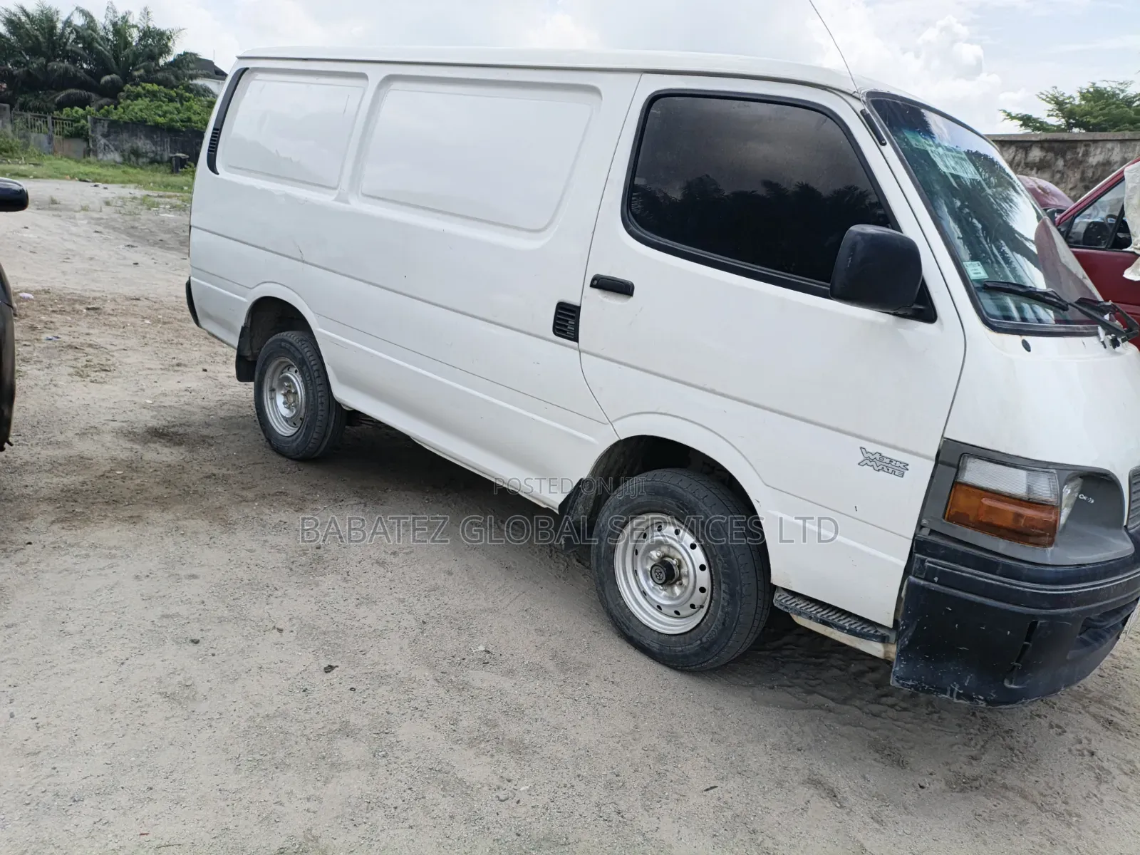 Toyota HiAce 2000 White