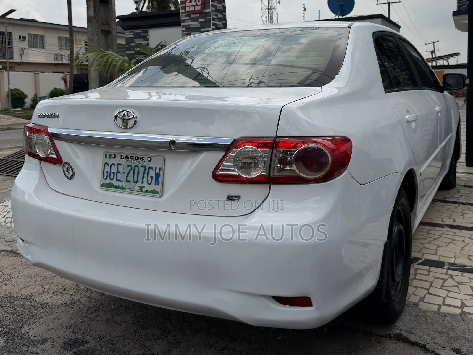 Toyota Corolla LE 4dr Sedan (1.8L 4cyl 4A) 2012 White