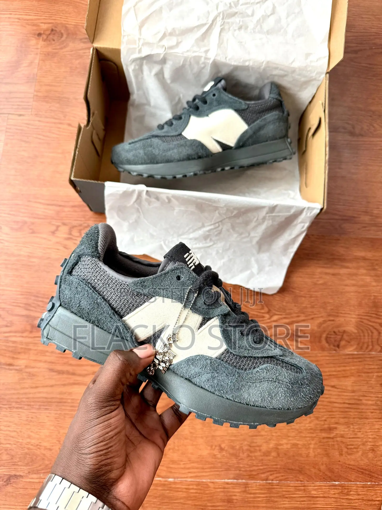 Original New Balance 327 Series Sneakers