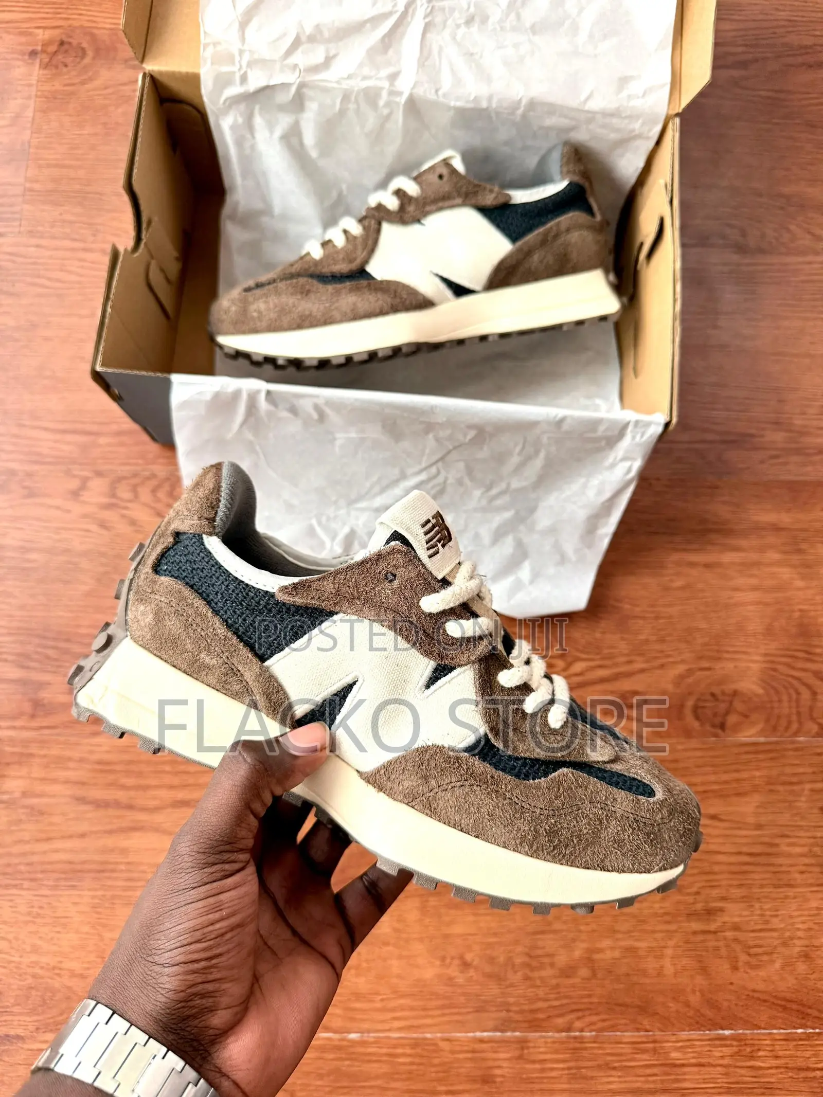 Original New Balance 327 Series Sneakers