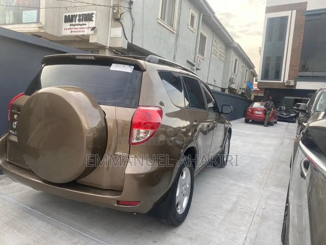 Toyota RAV4 2007 Gold