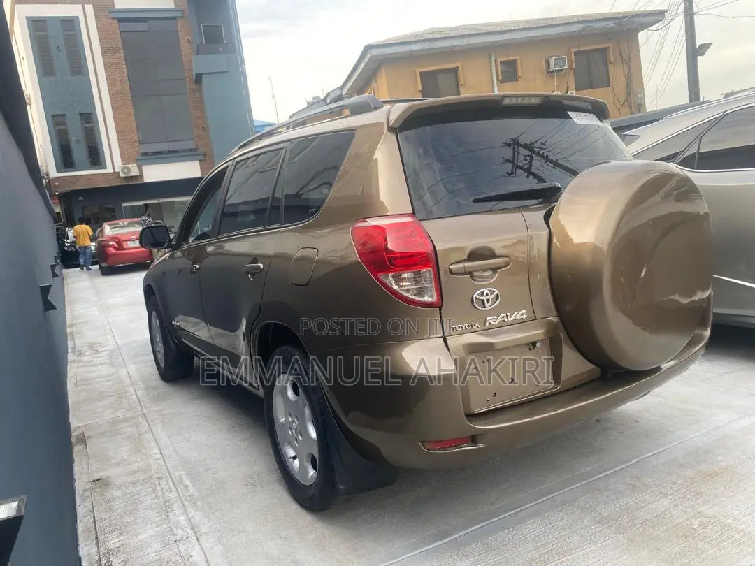 Toyota RAV4 2007 Gold