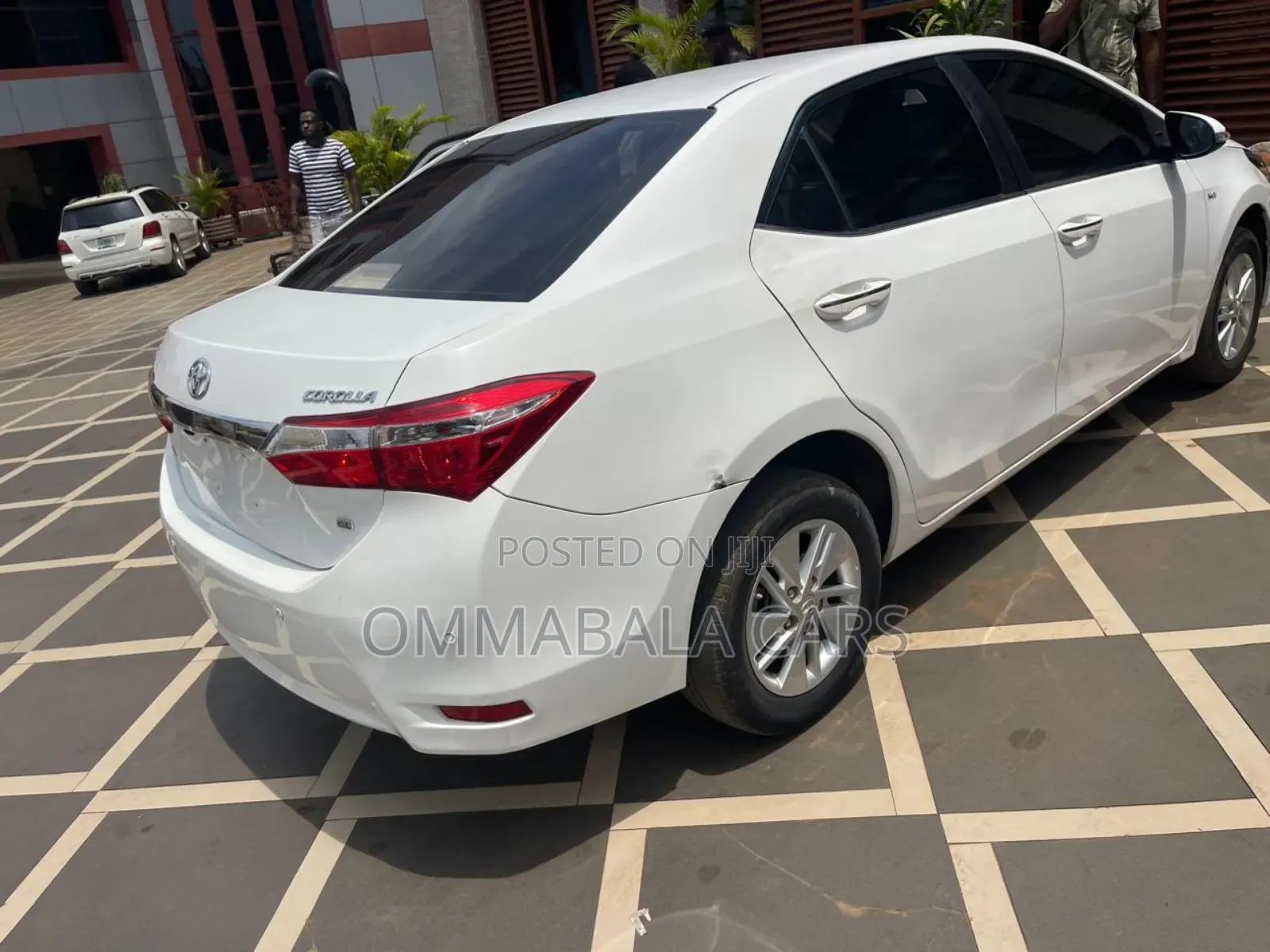Toyota Corolla S w/Special Edition Pkg (1.8L 4cyl CVT) 2016 White