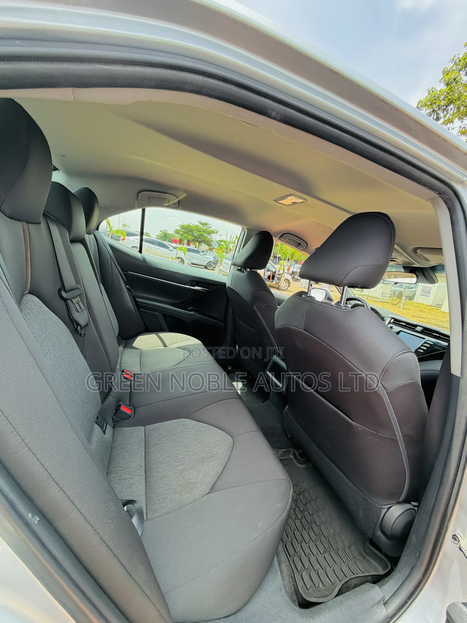 Toyota Camry 2019 Silver
