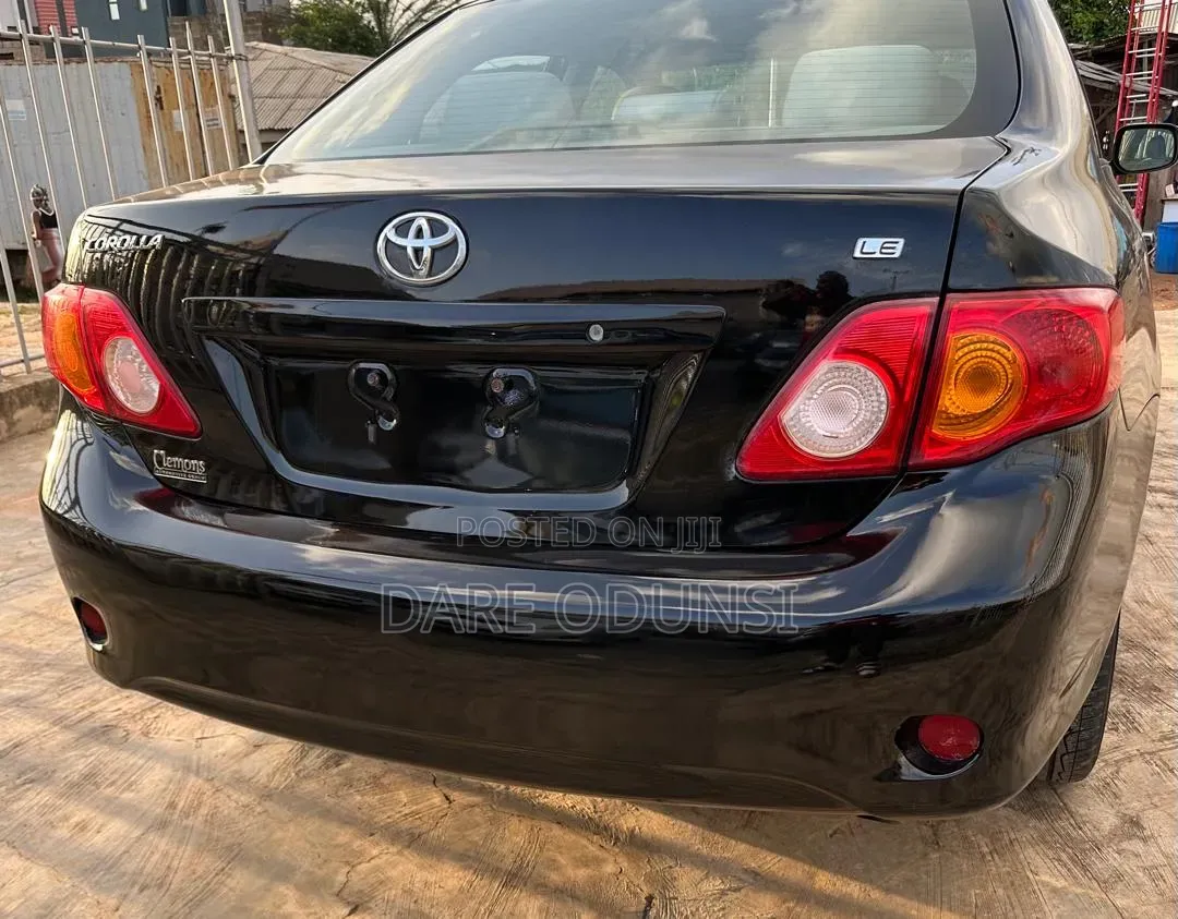 Toyota Corolla LE 4dr Sedan (1.8L 4cyl 4A) 2010 Black