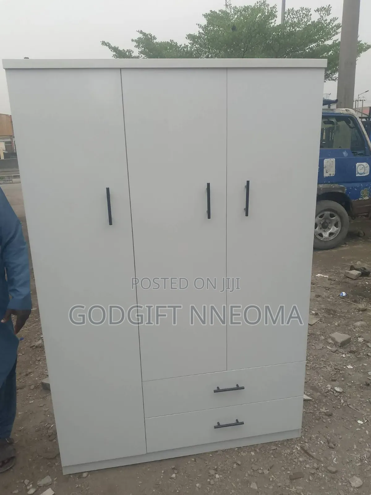 6ft × 4ft Off White Wardrobe