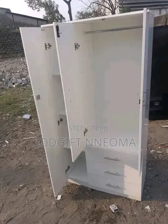 6ft × 4ft Off White Wardrobe