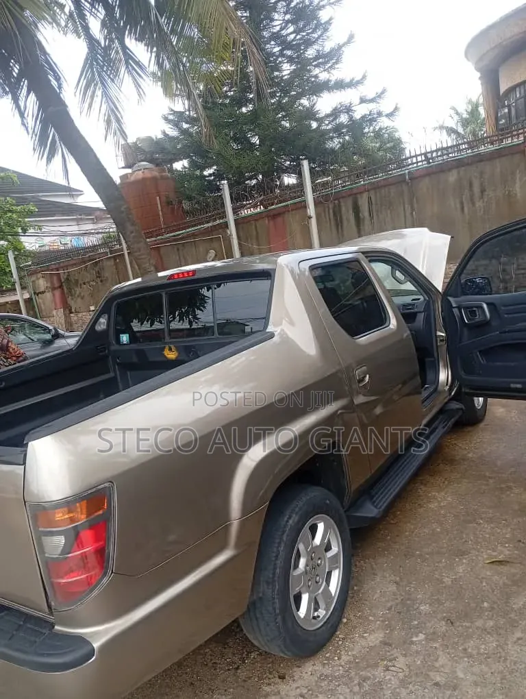 Honda Ridgeline 2009 Gold