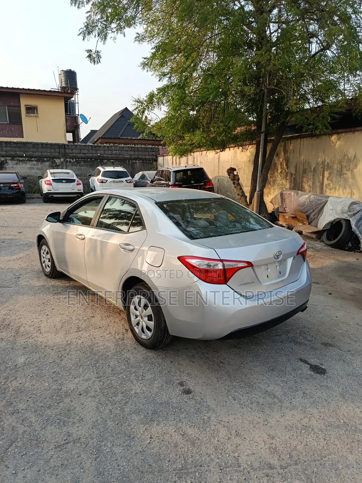 Toyota Corolla LE Premium 4dr Sedan (1.8L 4cyl CVT) 2014 Silver