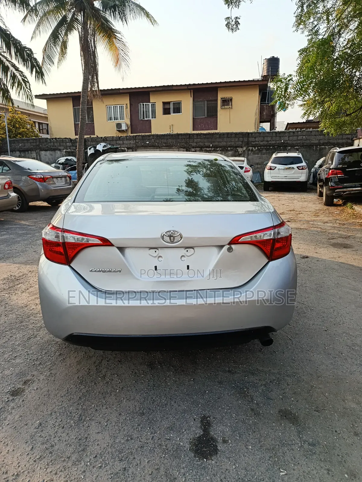 Toyota Corolla LE Premium 4dr Sedan (1.8L 4cyl CVT) 2014 Silver