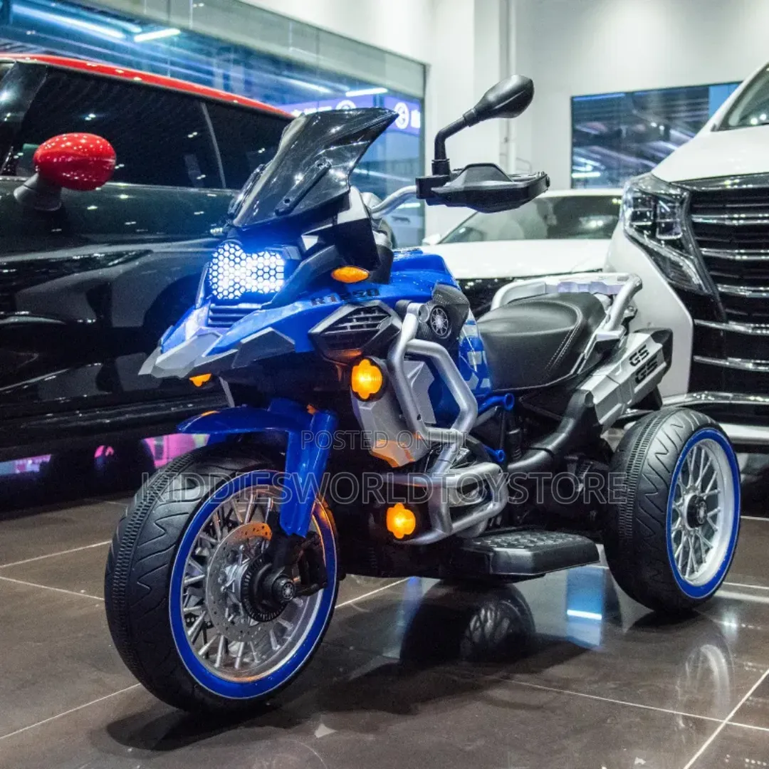 Dirt Road Motorcycle Racing Bike