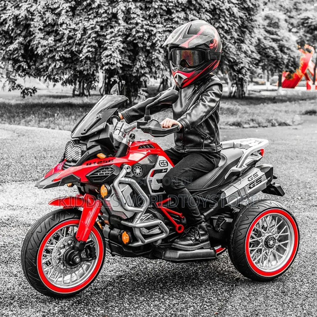 Dirt Road Motorcycle Racing Bike