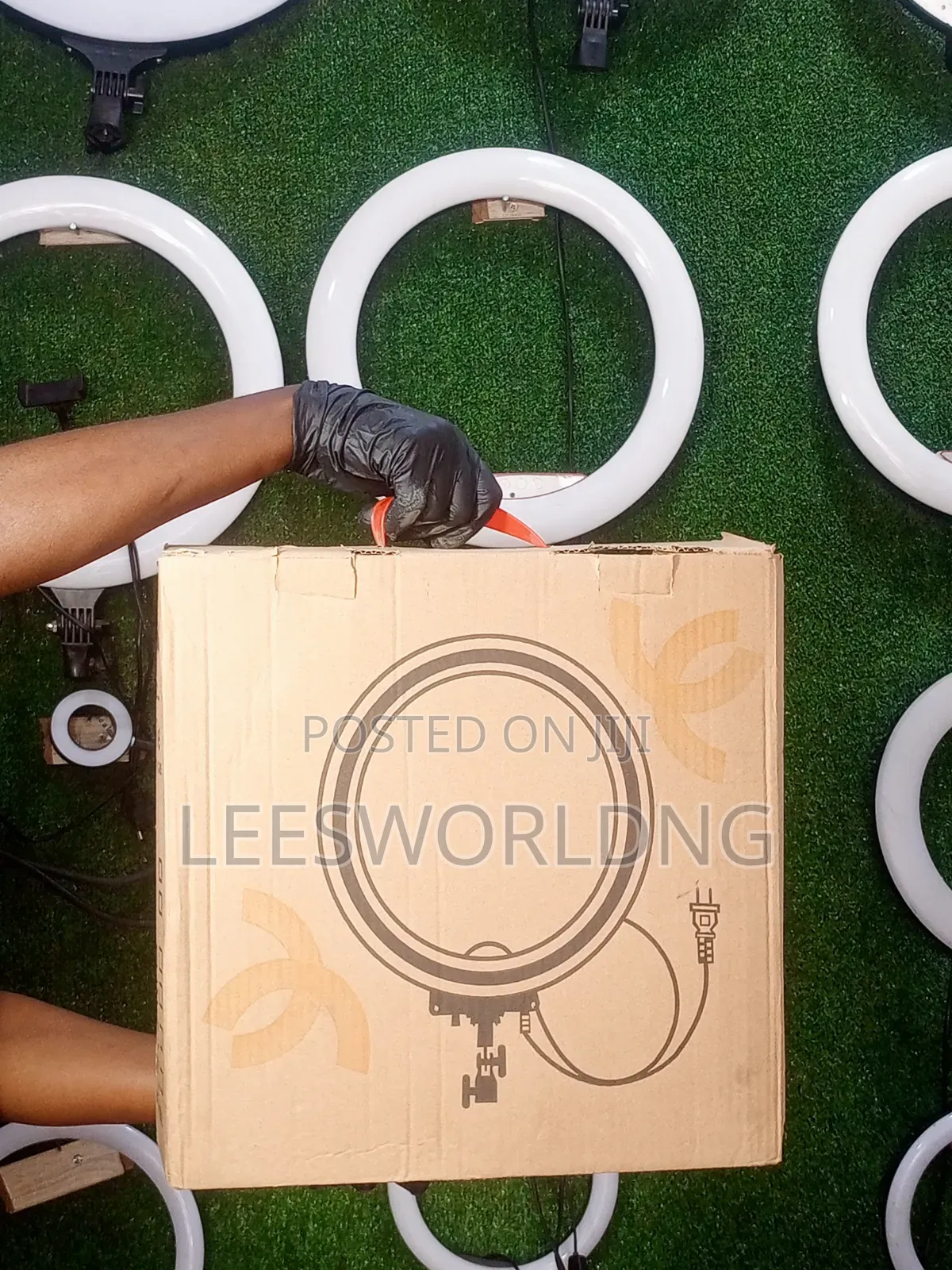 I8 Old Model Rechargeable Ring Light With Batteries