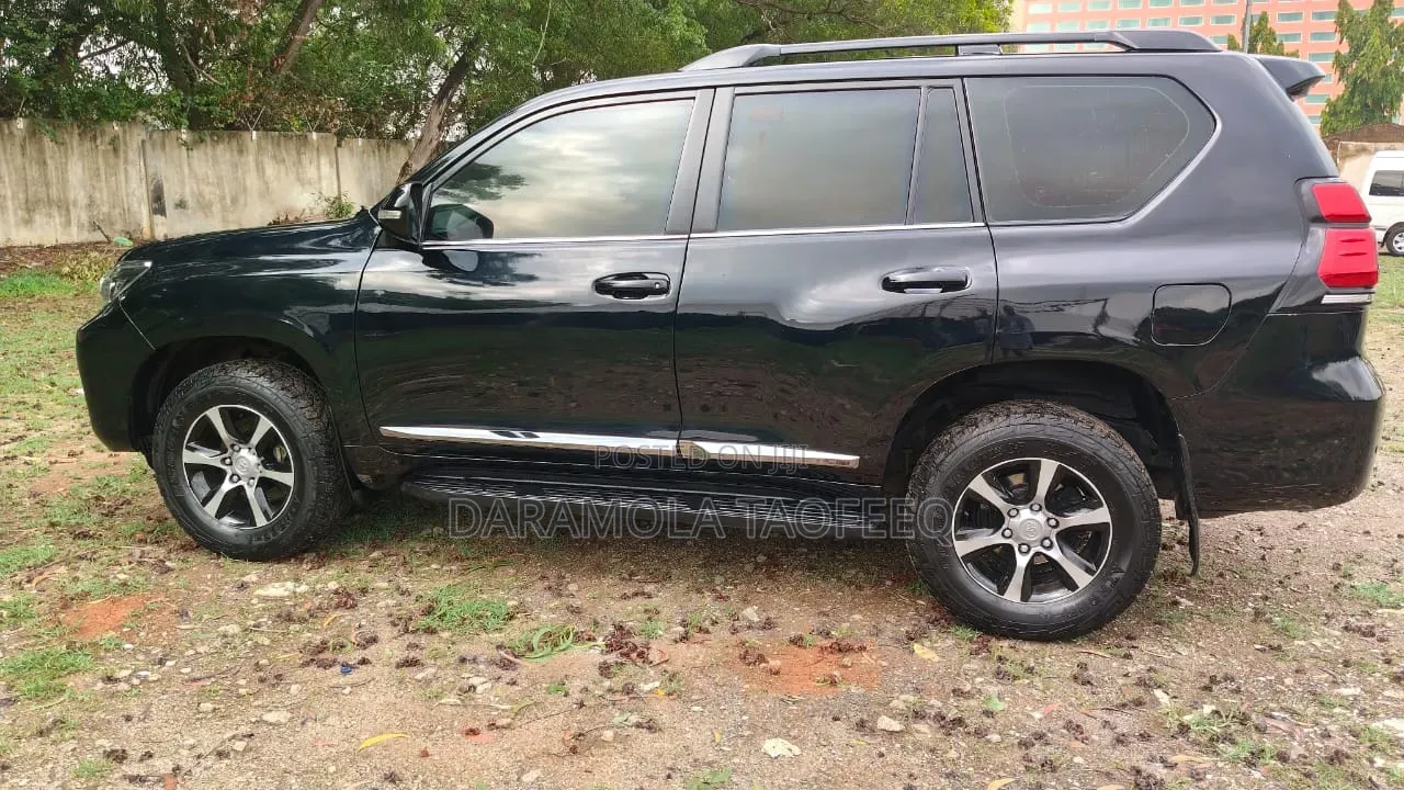 Toyota Land Cruiser Prado 2012 Black