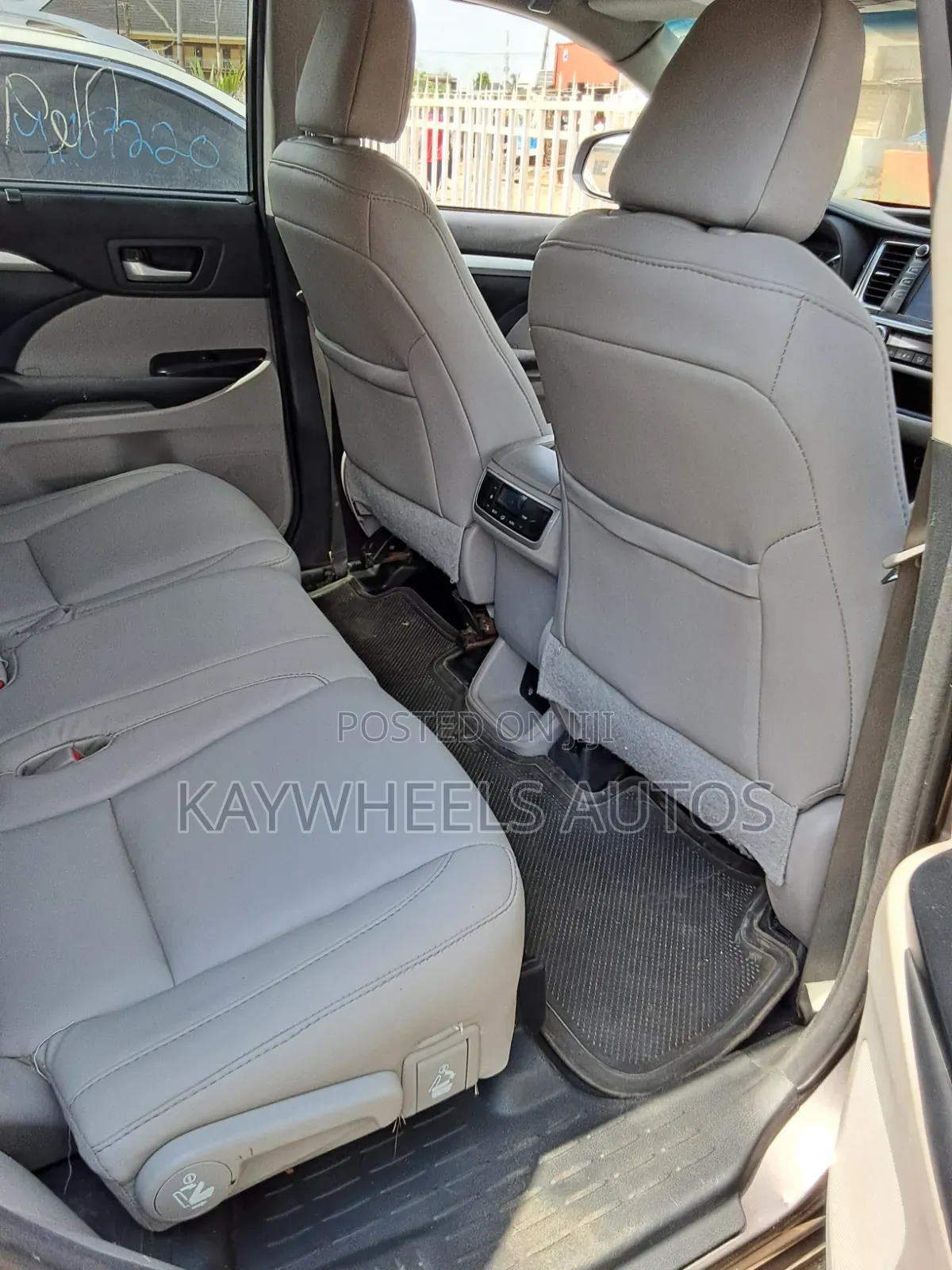 Toyota Highlander XLE 4dr SUV (3.5L 6cyl 6A) 2015 Gray