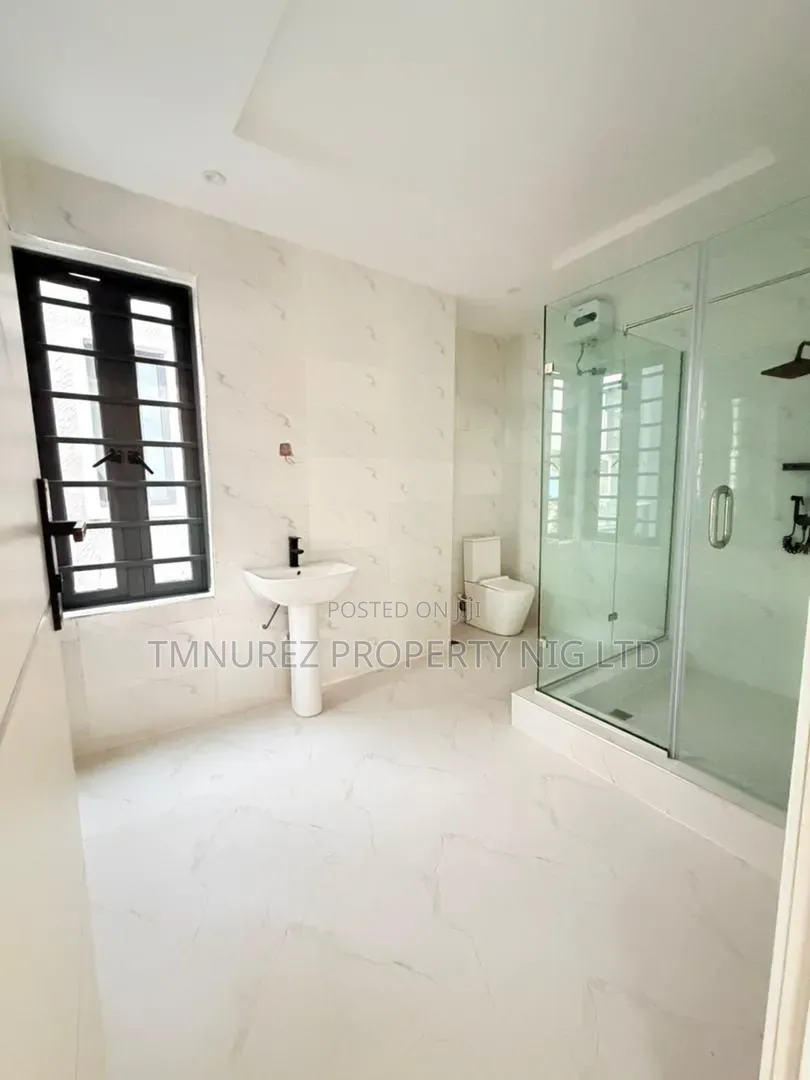 4bdrm Duplex in GRA Phase 1 for sale