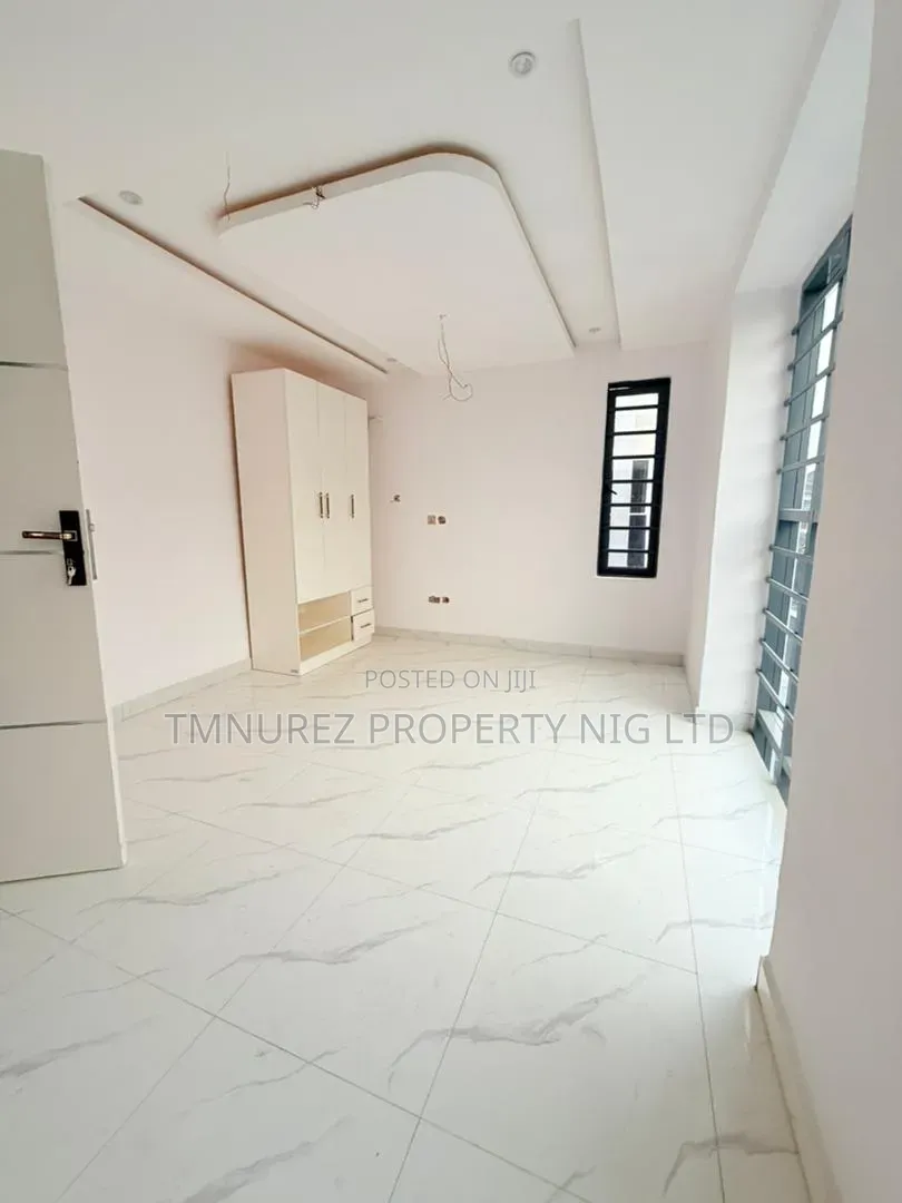 4bdrm Duplex in GRA Phase 1 for sale