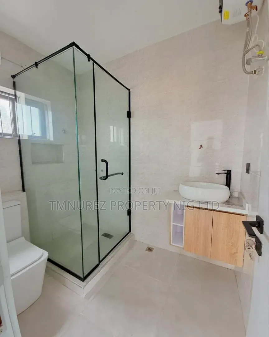 4bdrm Duplex in Obanikoro for sale