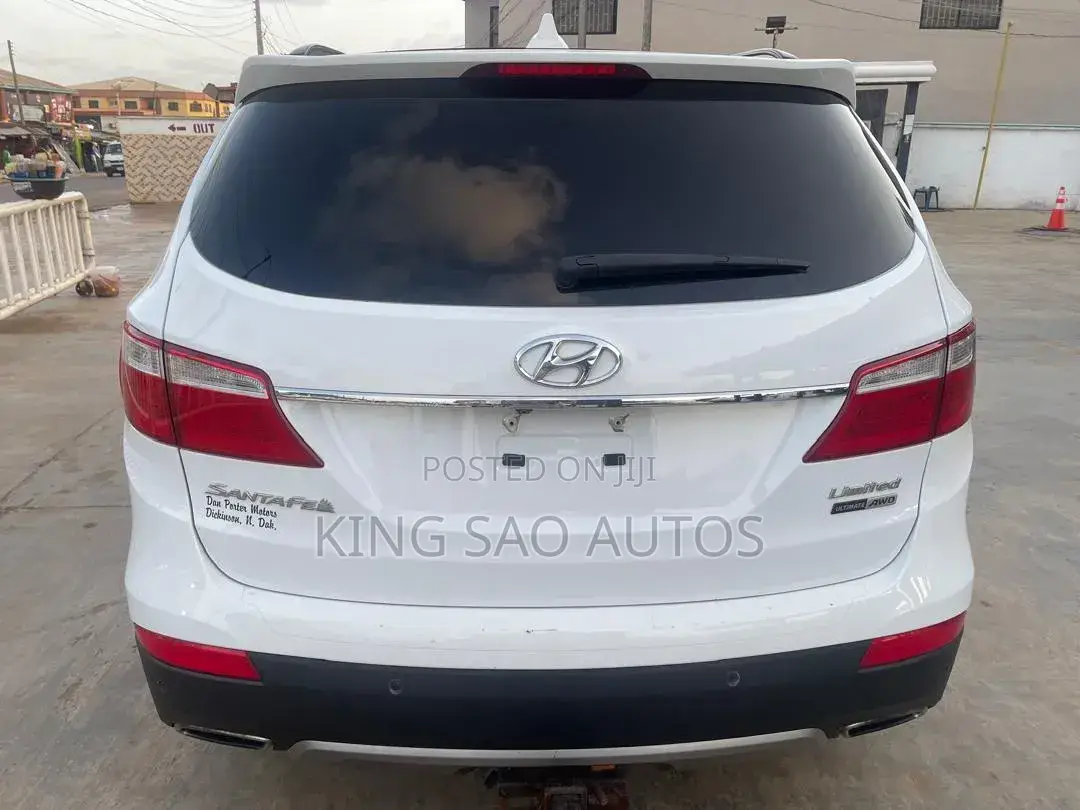 Hyundai Santa Fe Limited FWD 2016 White