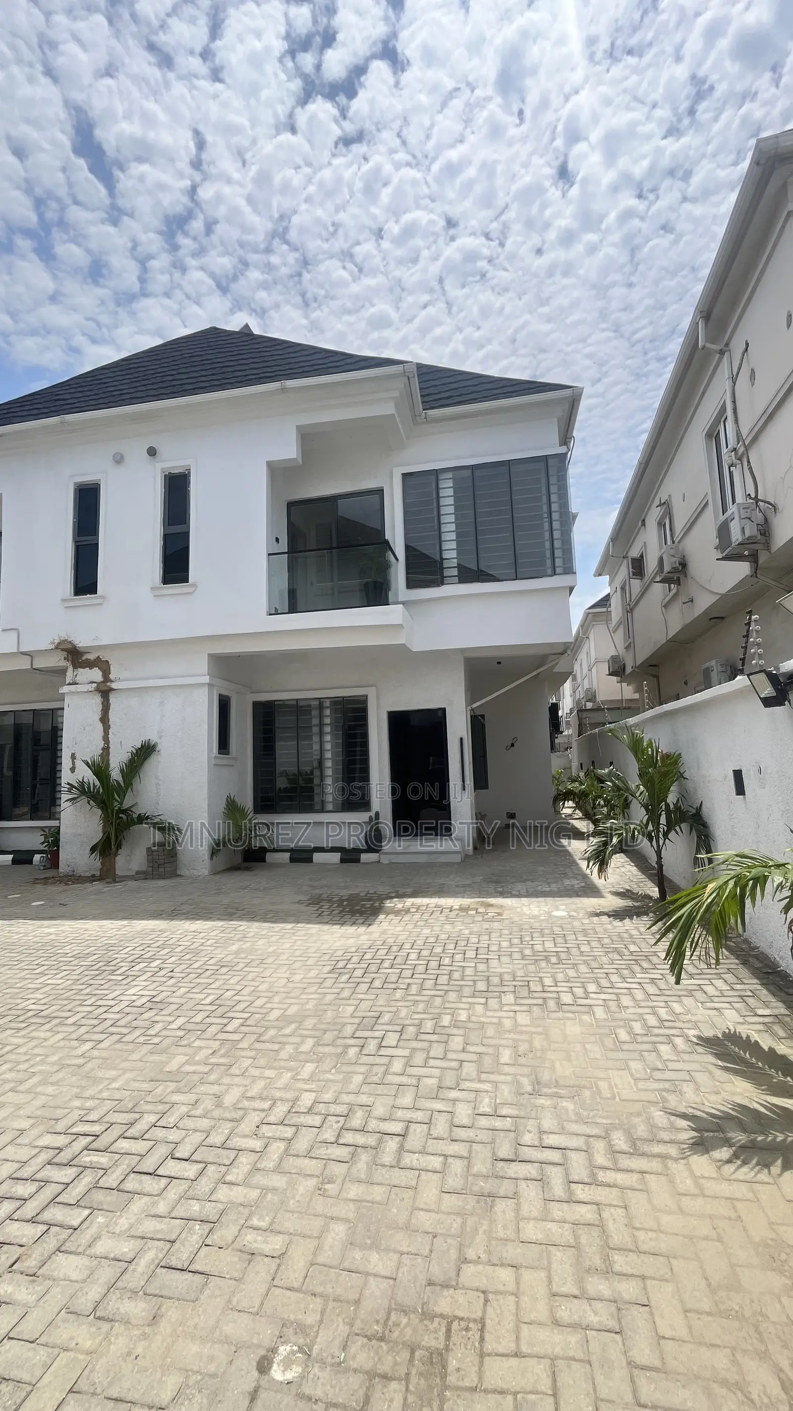 4bdrm Duplex in Orchid Estate, Chevron for rent